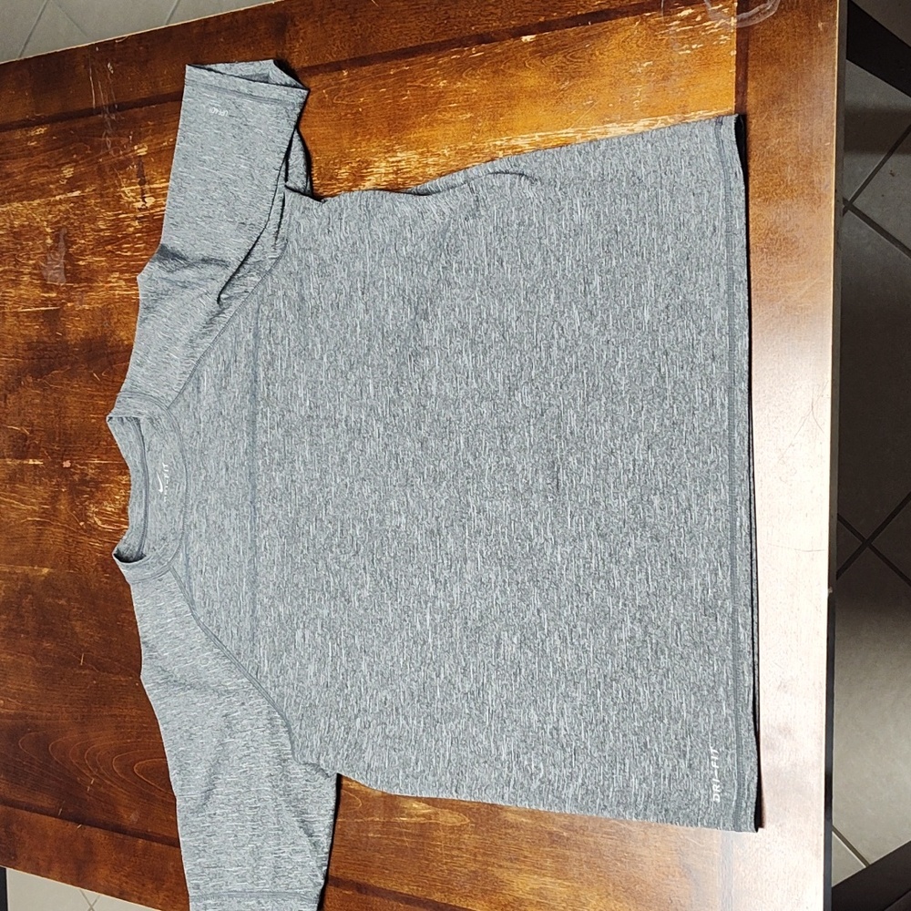 Men's Nike dri-fit tshirt size Large